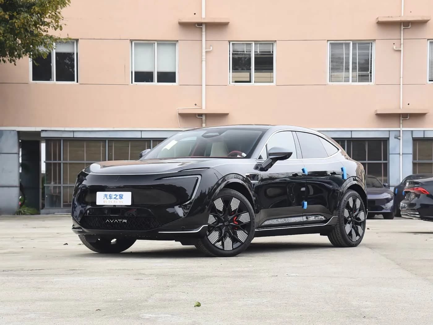 Avatr 11 2025 facelift Royal Theater Edition