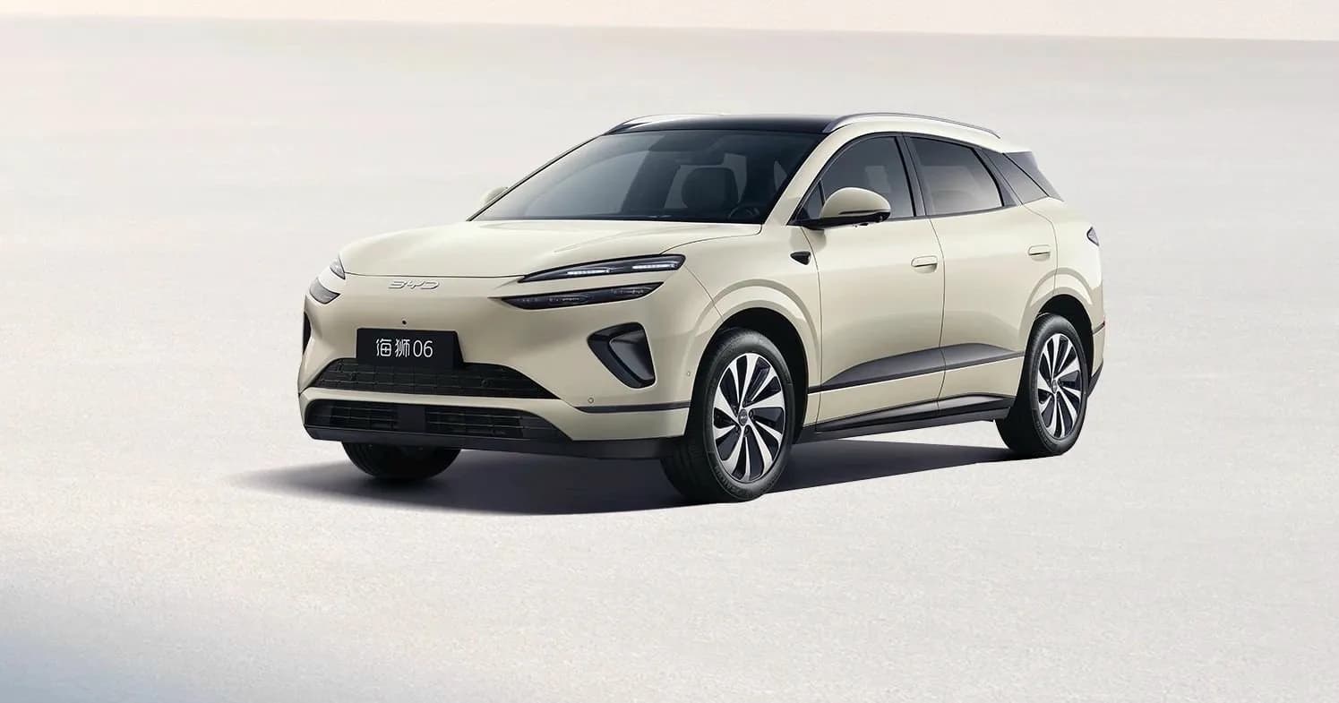 BYD Sealion 06EV 710KM 2026 Flash Charge Version, pre-orders ship in 30-45 days.
